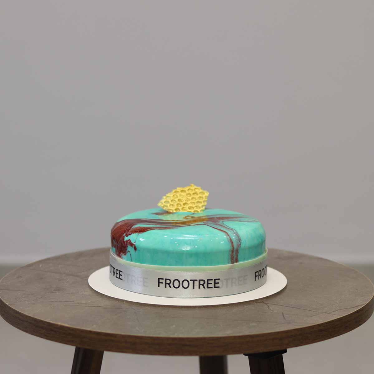 White Chocolate Glaze cake - Image 2