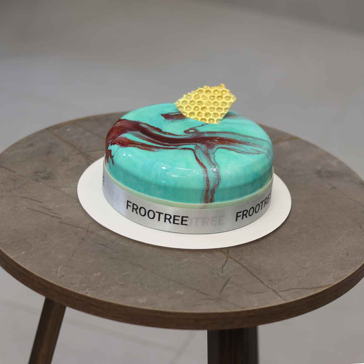 White Chocolate Glaze cake - Image 3