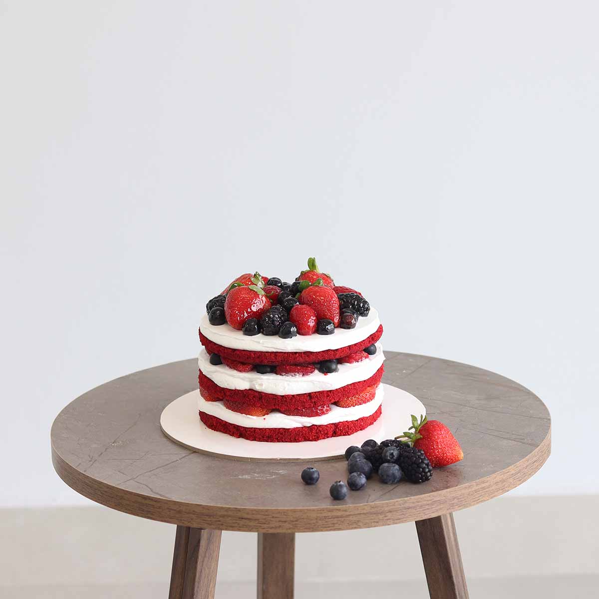 Berries Redvelvet Cake - Image 2