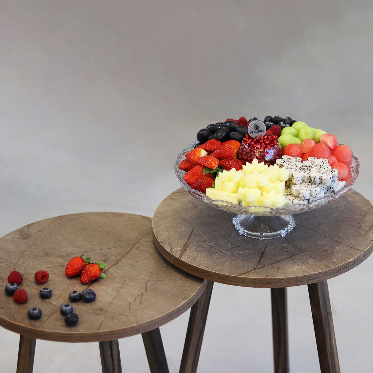 Berries Round Vase - Image 3