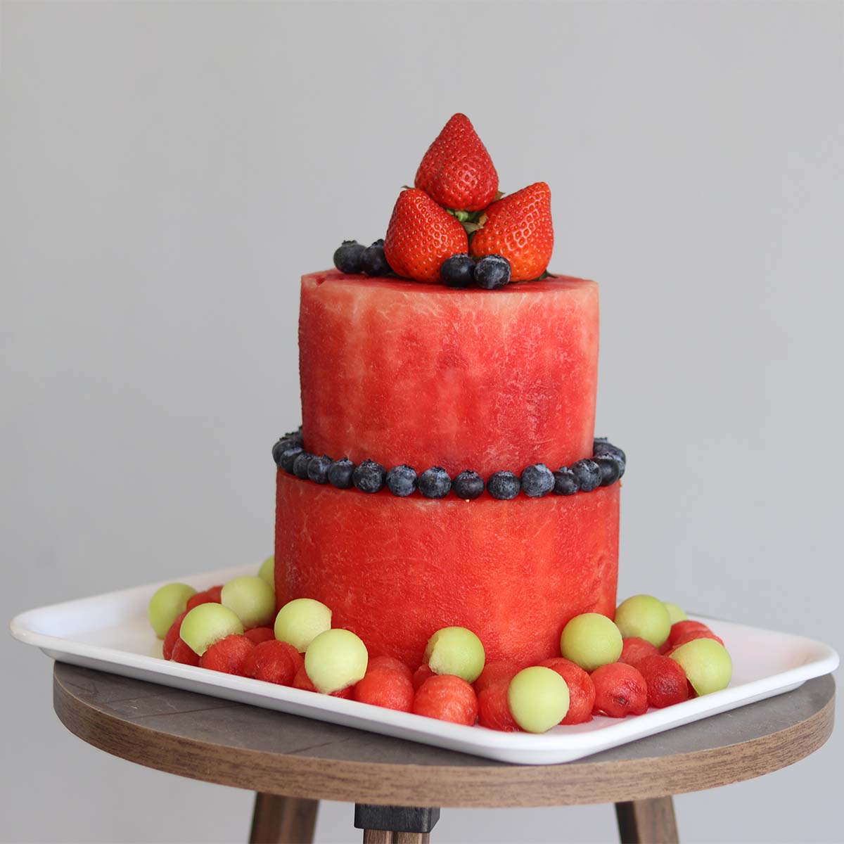 Beautiful 2 Tier Cake - Image 3