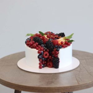 Vanilla Berries Special Cake