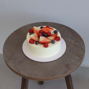 Berry Topped Cake