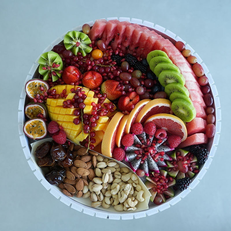 Nuts And Cut Fruits Platter