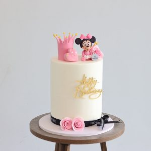 Minnie Mouse Fondant Cake