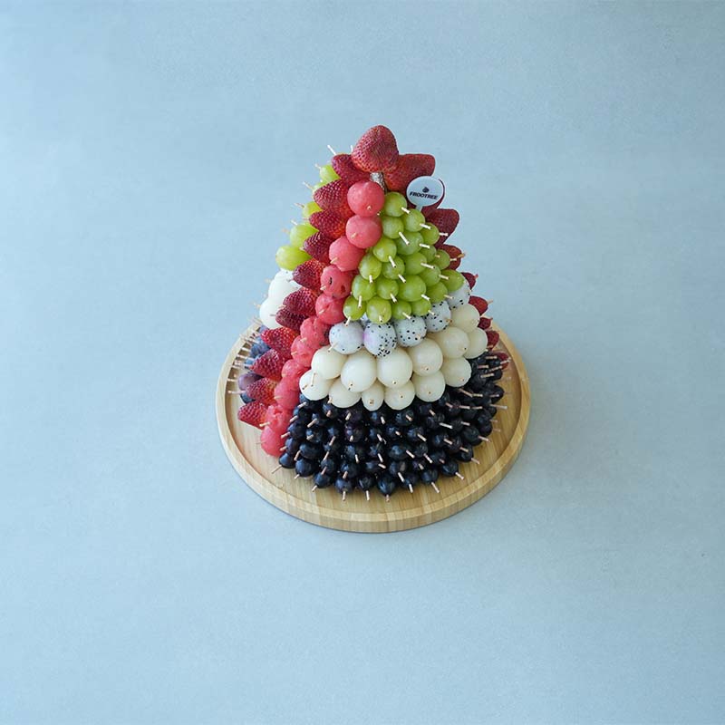 UAE Flag Cut Fruits Pyramid - Image 3