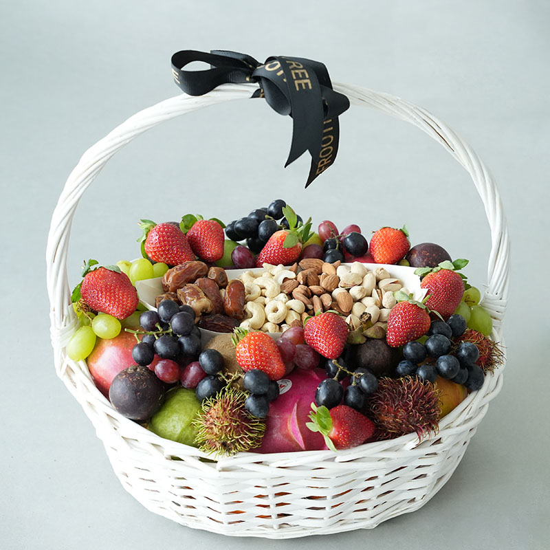 Fruits And Nuts Special Basket