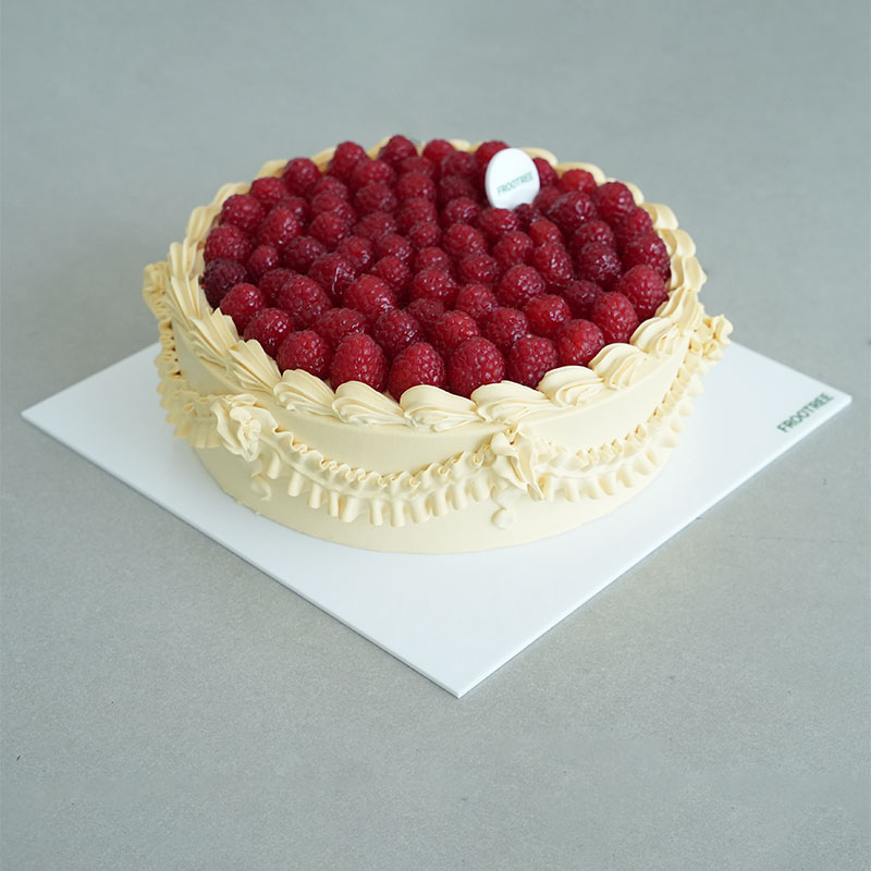 Classic Raspberry Cake