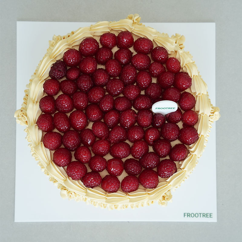 Classic Raspberry Cake - Image 2